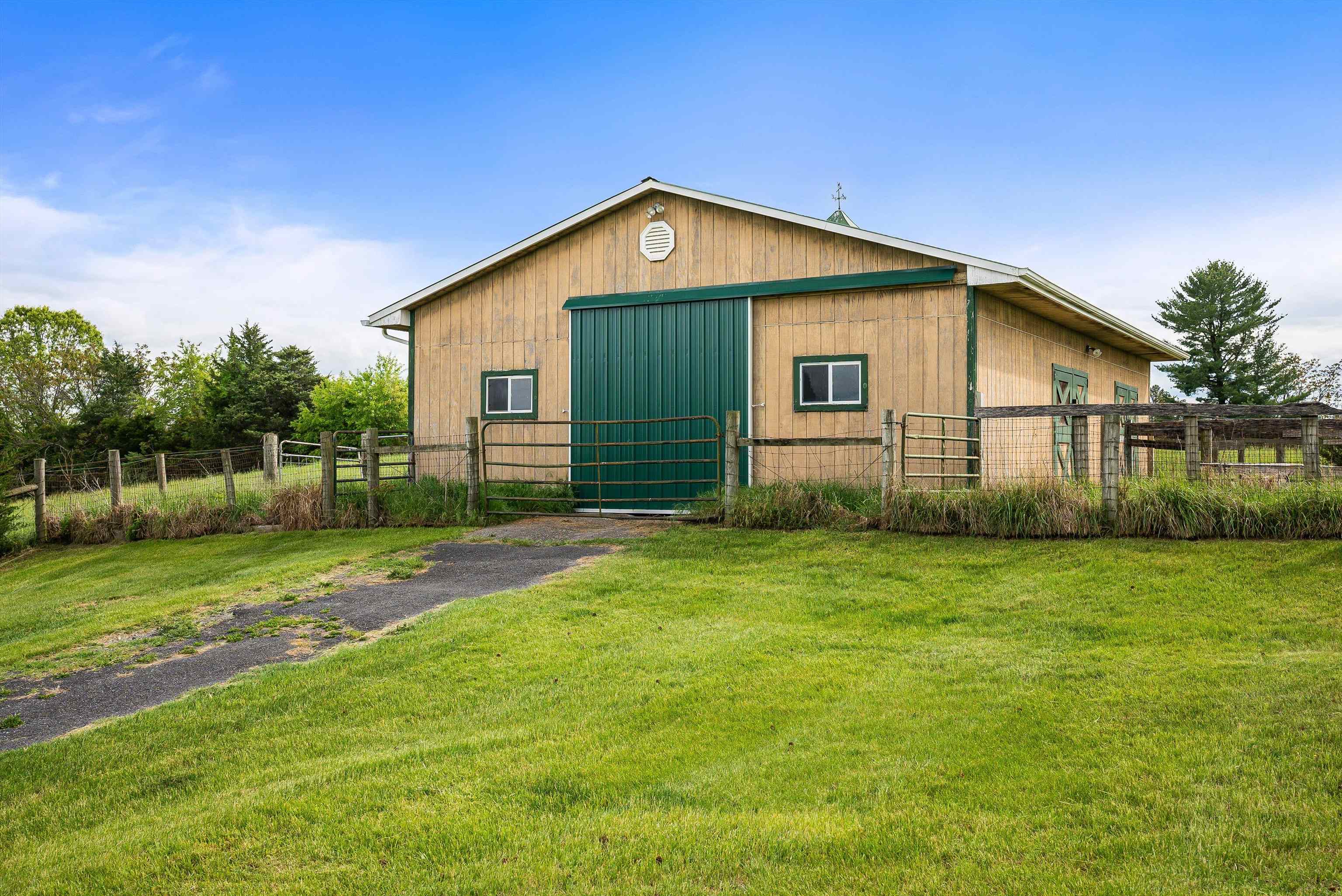 816 TODD RD, MOUNT SIDNEY, Virginia 24467, 3 Bedrooms Bedrooms, ,2 BathroomsBathrooms,Residential,26C-(1)-3 5.03 ROBERT L & ALTON C MAXWELL LAND,816 TODD RD,664790 MLS # 664790