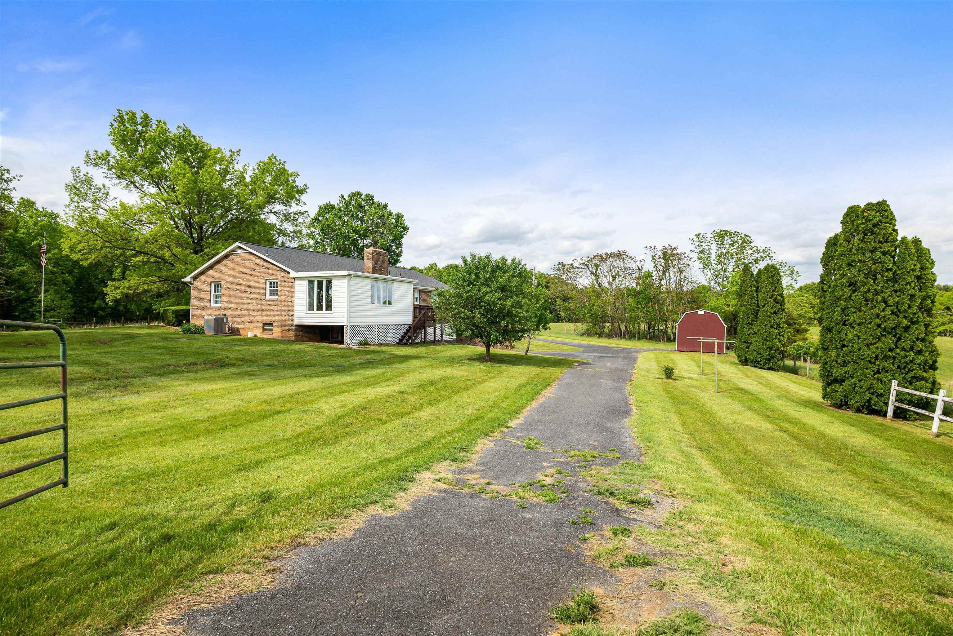 816 TODD RD, MOUNT SIDNEY, Virginia 24467, 3 Bedrooms Bedrooms, ,2 BathroomsBathrooms,Residential,26C-(1)-3 5.03 ROBERT L & ALTON C MAXWELL LAND,816 TODD RD,664790 MLS # 664790