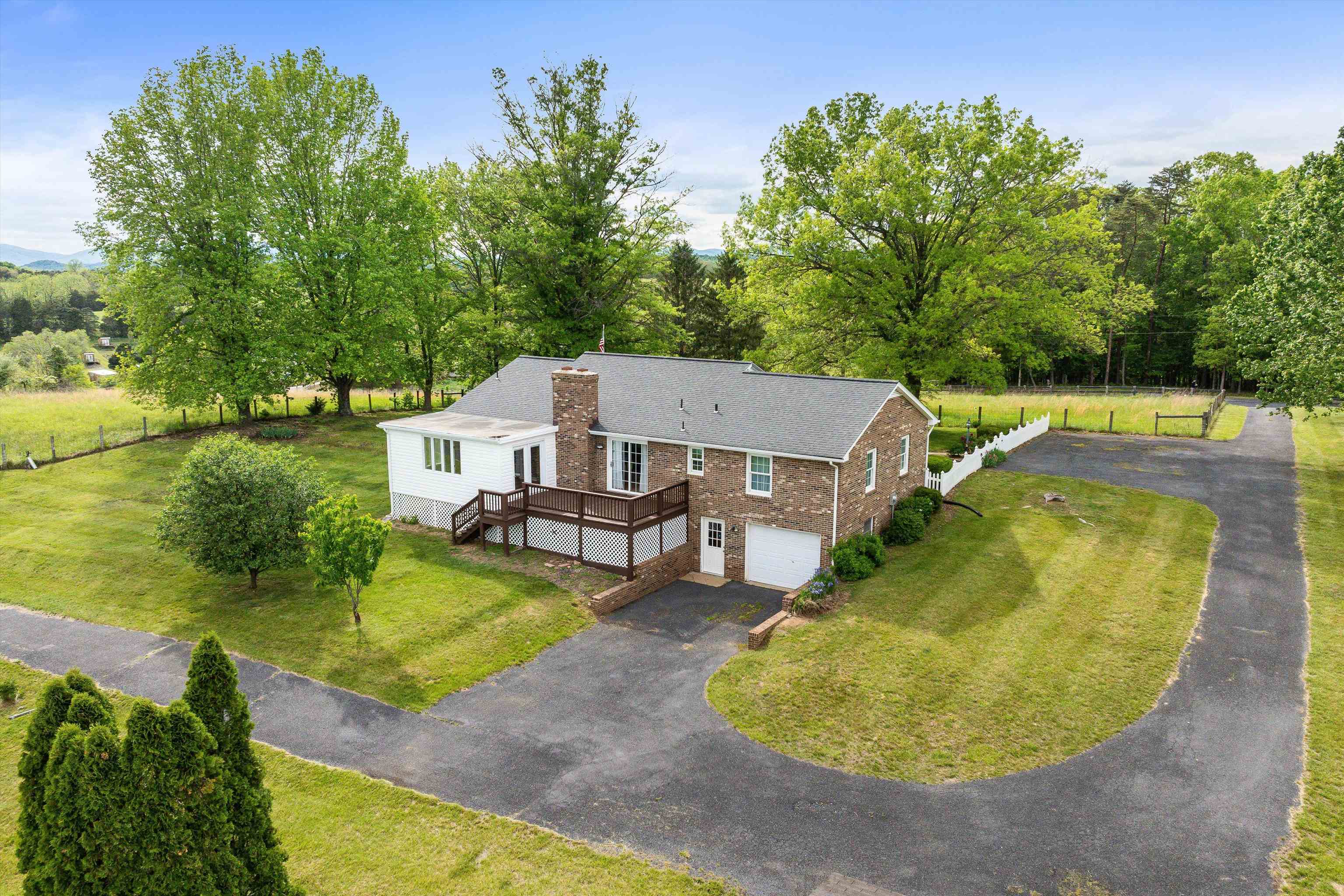 816 TODD RD, MOUNT SIDNEY, Virginia 24467, 3 Bedrooms Bedrooms, ,2 BathroomsBathrooms,Residential,26C-(1)-3 5.03 ROBERT L & ALTON C MAXWELL LAND,816 TODD RD,664790 MLS # 664790