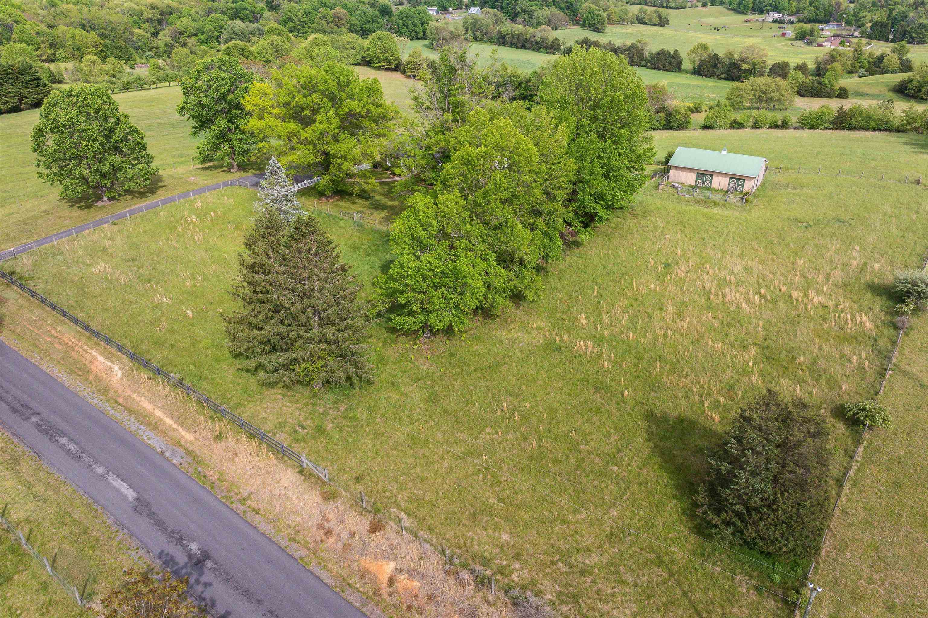 816 TODD RD, MOUNT SIDNEY, Virginia 24467, 3 Bedrooms Bedrooms, ,2 BathroomsBathrooms,Residential,26C-(1)-3 5.03 ROBERT L & ALTON C MAXWELL LAND,816 TODD RD,664790 MLS # 664790