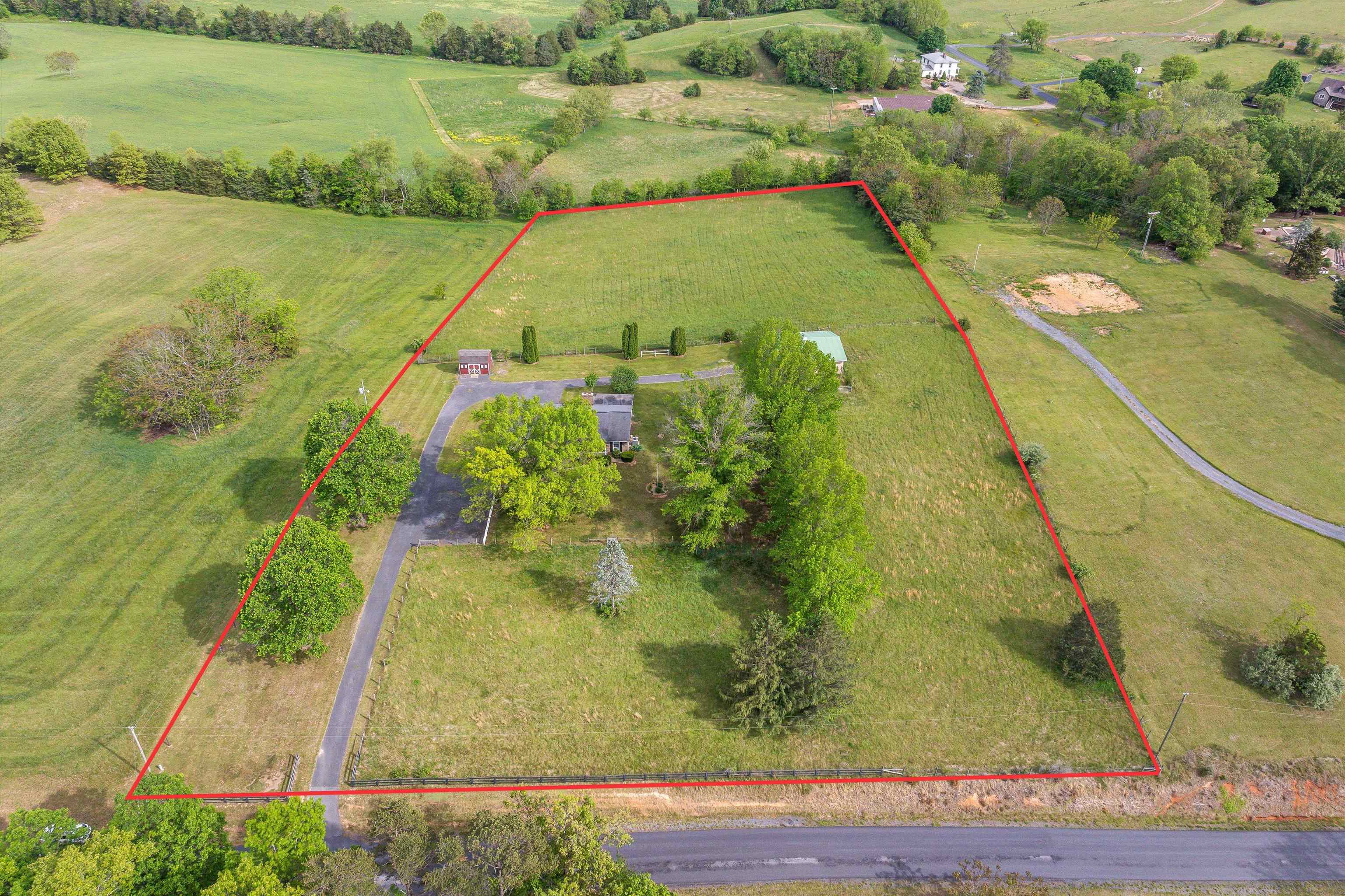 816 TODD RD, MOUNT SIDNEY, Virginia 24467, 3 Bedrooms Bedrooms, ,2 BathroomsBathrooms,Residential,26C-(1)-3 5.03 ROBERT L & ALTON C MAXWELL LAND,816 TODD RD,664790 MLS # 664790