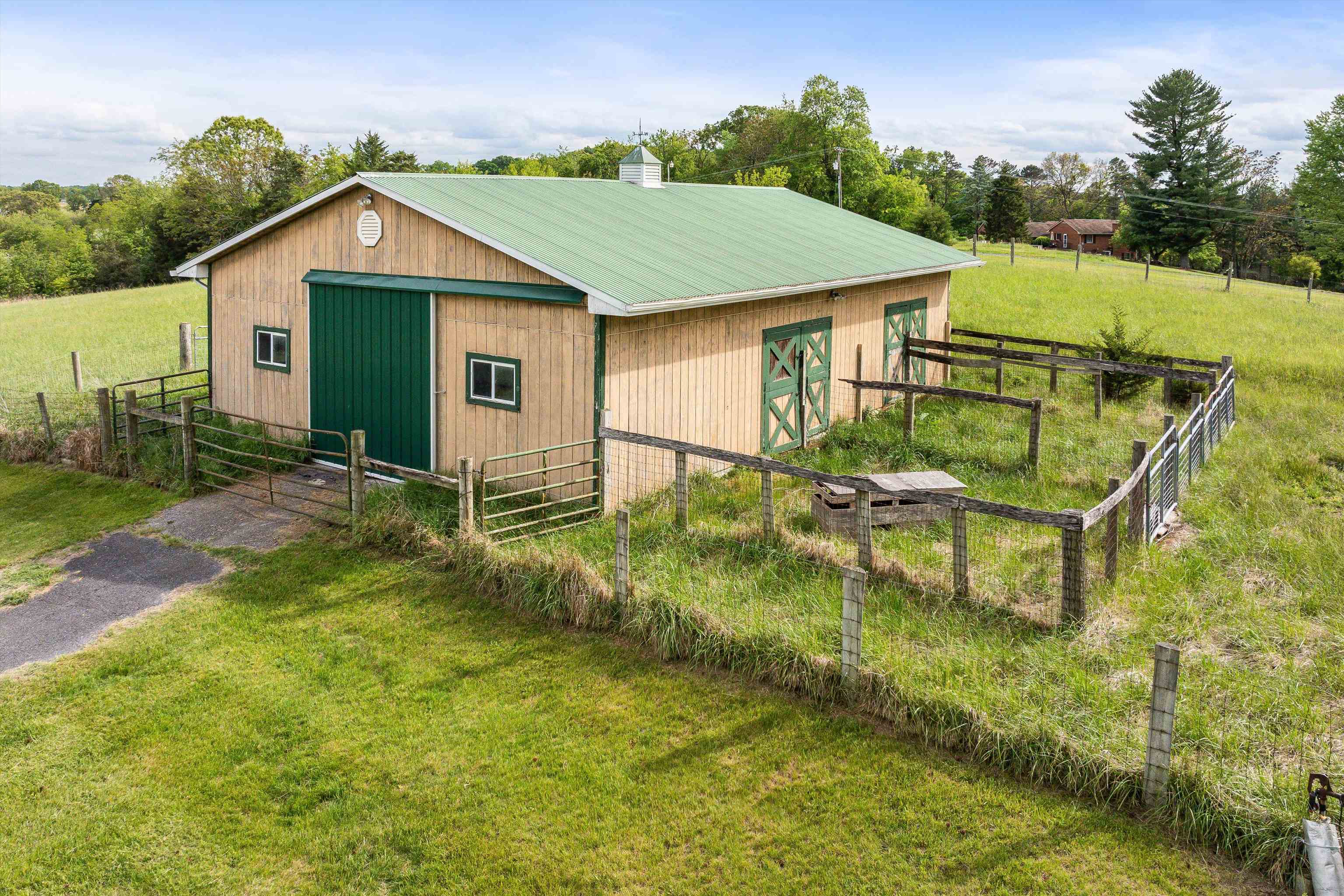 816 TODD RD, MOUNT SIDNEY, Virginia 24467, 3 Bedrooms Bedrooms, ,2 BathroomsBathrooms,Residential,26C-(1)-3 5.03 ROBERT L & ALTON C MAXWELL LAND,816 TODD RD,664790 MLS # 664790