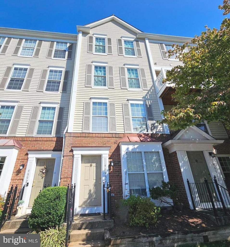 46930 COURTYARD SQ, STERLING, Virginia 20164, 2 Bedrooms Bedrooms, ,2 BathroomsBathrooms,Residential,For sale,46930 COURTYARD SQ,VALO2092984 MLS # VALO2092984