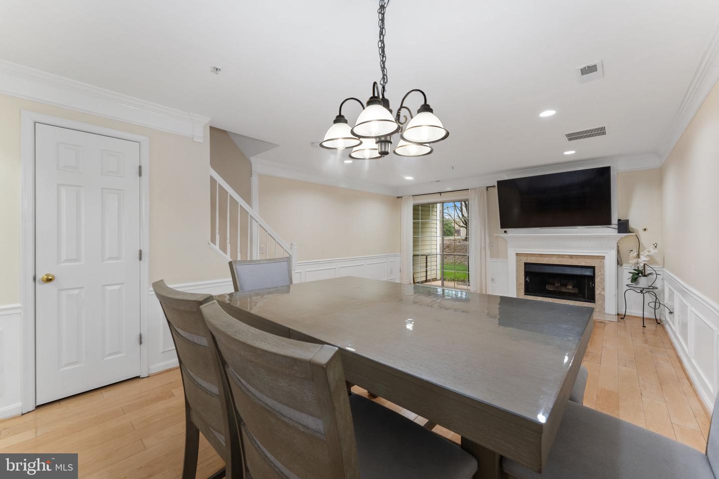 46930 COURTYARD SQ, STERLING, Virginia 20164, 2 Bedrooms Bedrooms, ,2 BathroomsBathrooms,Residential,For sale,46930 COURTYARD SQ,VALO2092984 MLS # VALO2092984