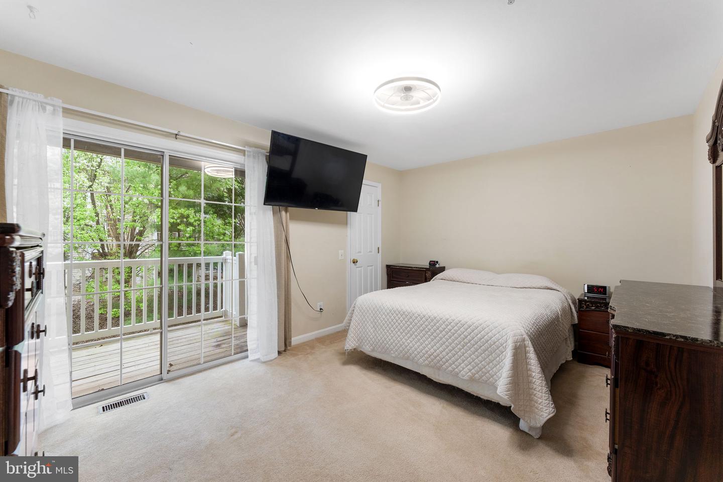 46930 COURTYARD SQ, STERLING, Virginia 20164, 2 Bedrooms Bedrooms, ,2 BathroomsBathrooms,Residential,For sale,46930 COURTYARD SQ,VALO2092984 MLS # VALO2092984
