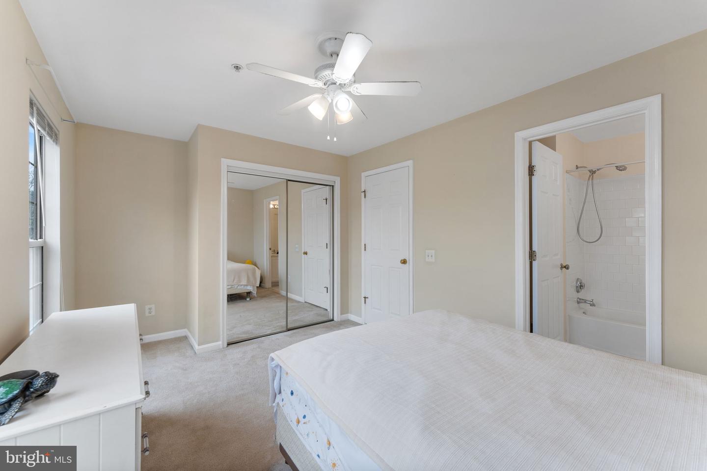 46930 COURTYARD SQ, STERLING, Virginia 20164, 2 Bedrooms Bedrooms, ,2 BathroomsBathrooms,Residential,For sale,46930 COURTYARD SQ,VALO2092984 MLS # VALO2092984