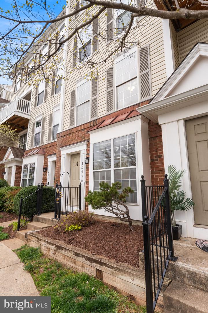 46930 COURTYARD SQ, STERLING, Virginia 20164, 2 Bedrooms Bedrooms, ,2 BathroomsBathrooms,Residential,For sale,46930 COURTYARD SQ,VALO2092984 MLS # VALO2092984
