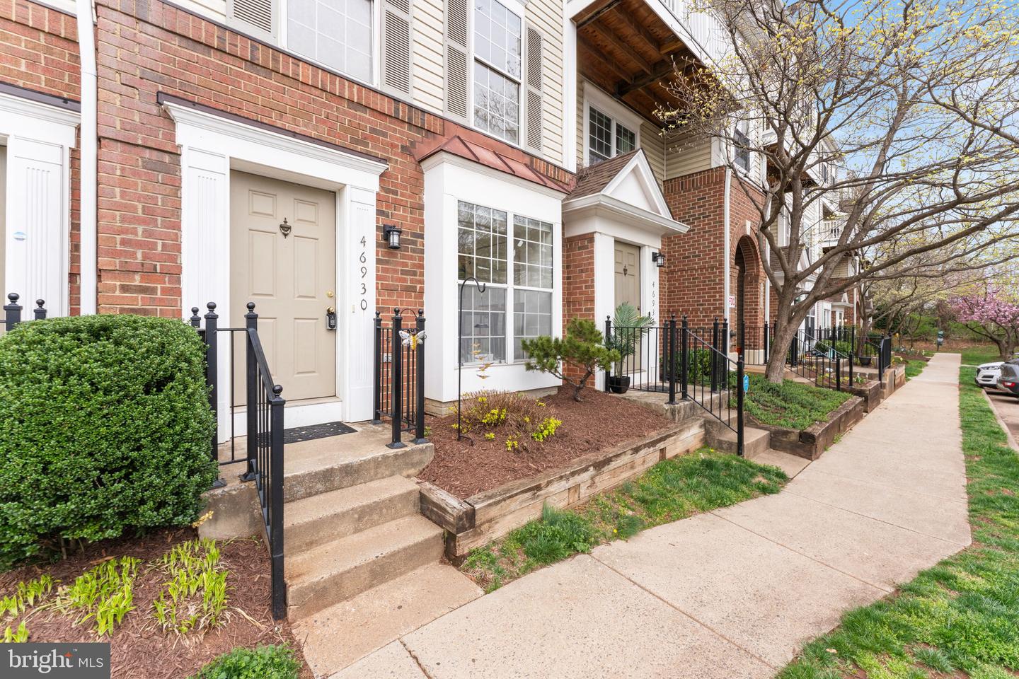 46930 COURTYARD SQ, STERLING, Virginia 20164, 2 Bedrooms Bedrooms, ,2 BathroomsBathrooms,Residential,For sale,46930 COURTYARD SQ,VALO2092984 MLS # VALO2092984