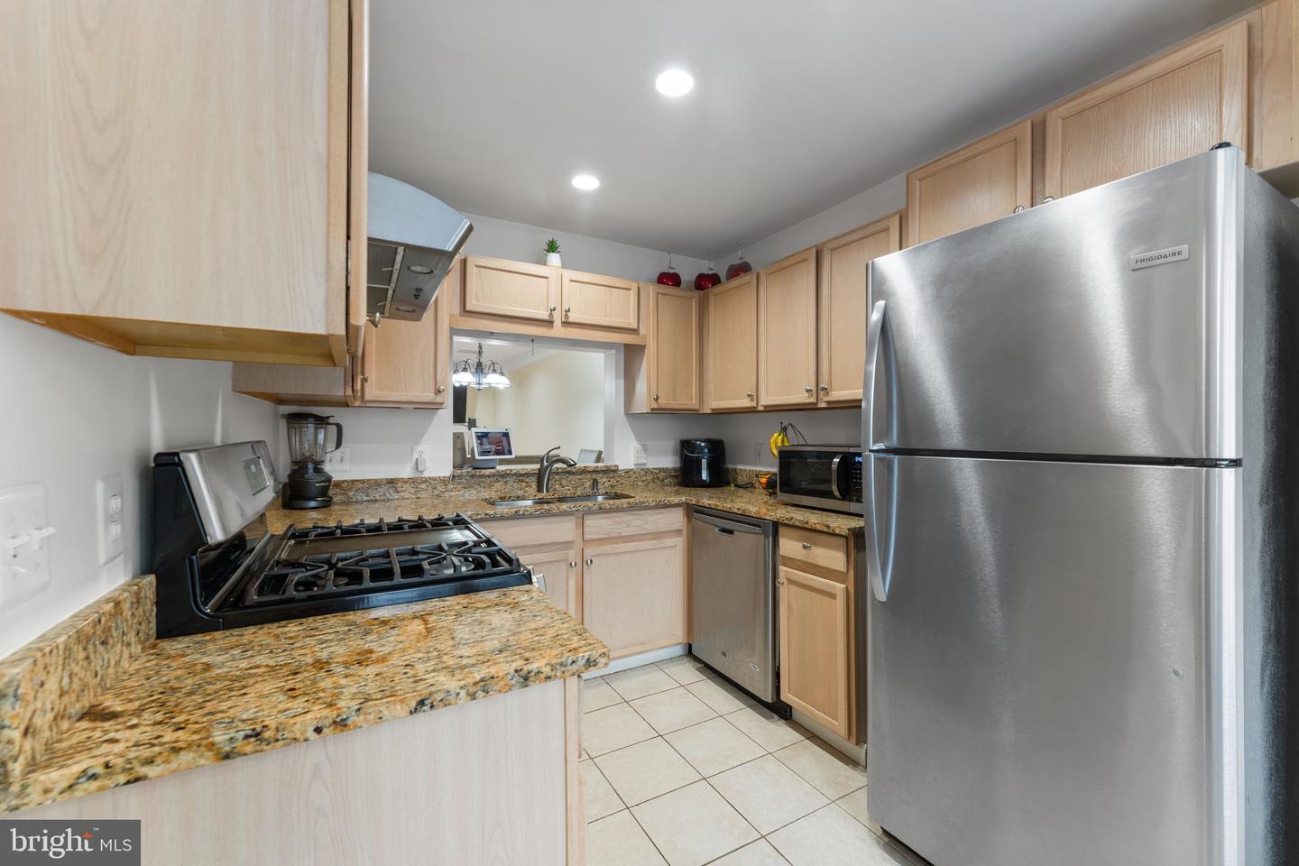 46930 COURTYARD SQ, STERLING, Virginia 20164, 2 Bedrooms Bedrooms, ,2 BathroomsBathrooms,Residential,For sale,46930 COURTYARD SQ,VALO2092984 MLS # VALO2092984