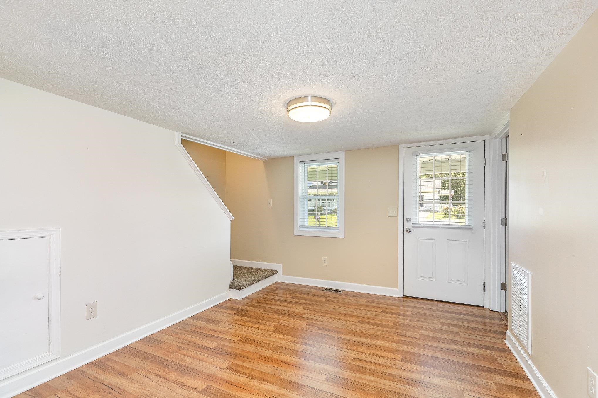 406 6TH ST, LURAY, Virginia 22835, 3 Bedrooms Bedrooms, ,1 BathroomBathrooms,Residential,406 6TH ST,664791 MLS # 664791