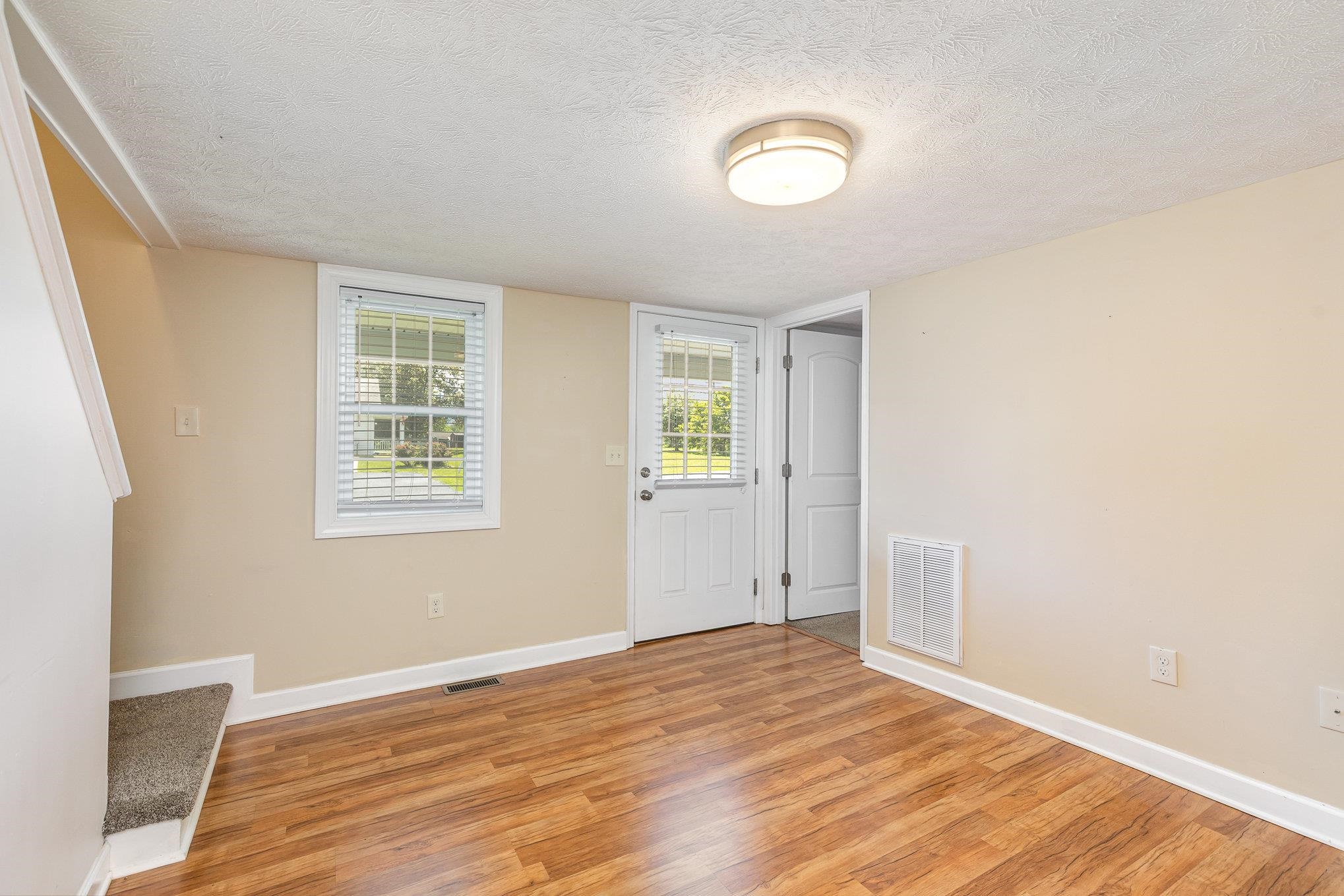 406 6TH ST, LURAY, Virginia 22835, 3 Bedrooms Bedrooms, ,1 BathroomBathrooms,Residential,406 6TH ST,664791 MLS # 664791
