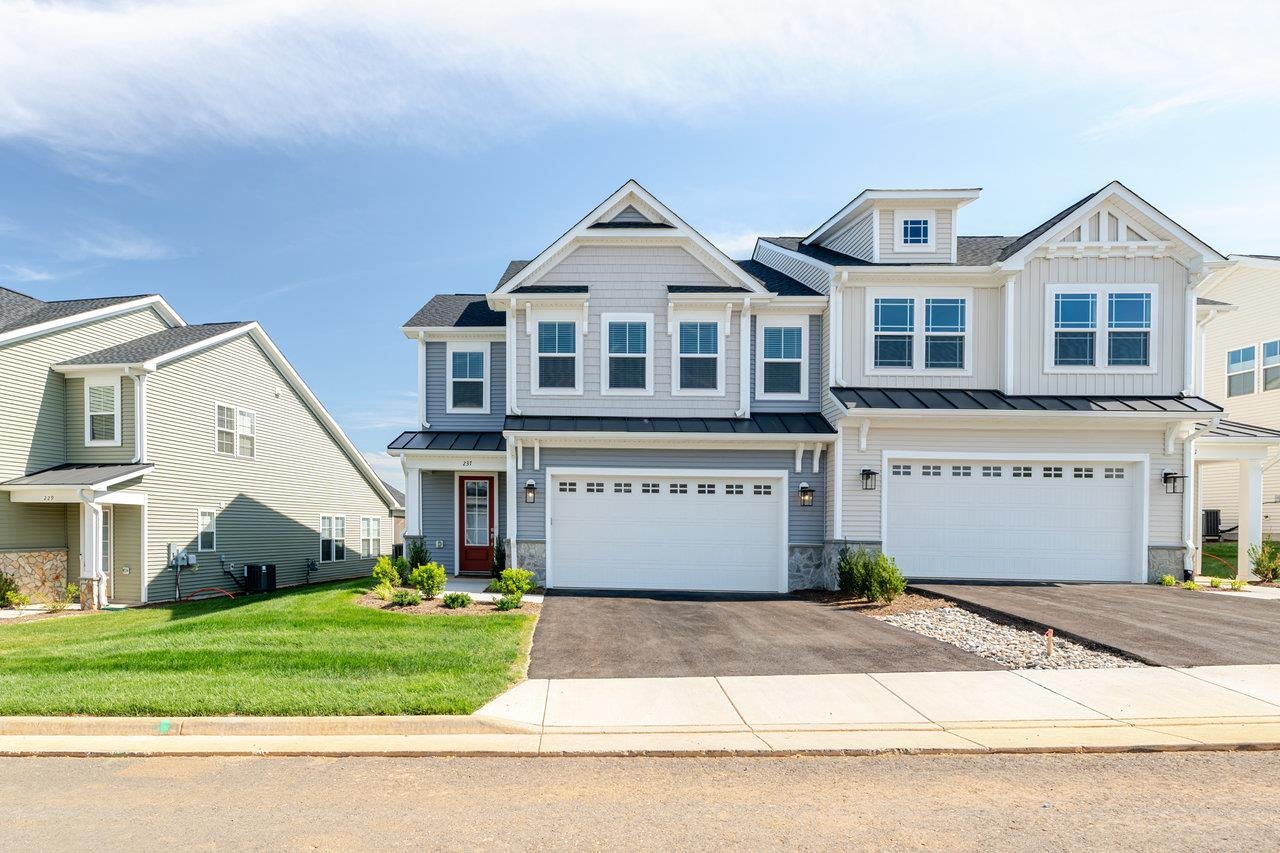 237 RIDGELINE DR, WAYNESBORO, Virginia 22980, 3 Bedrooms Bedrooms, ,2 BathroomsBathrooms,Residential,237 RIDGELINE DR,664801 MLS # 664801