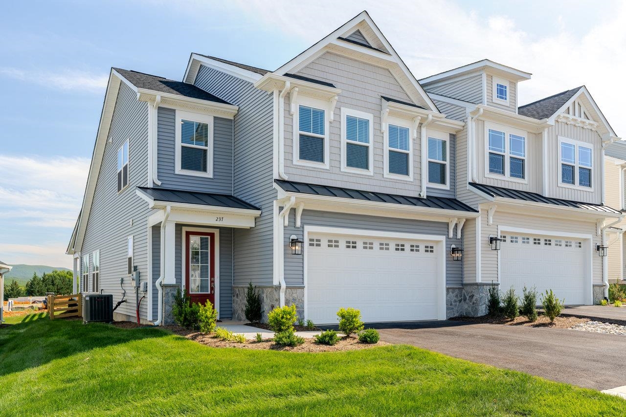 237 RIDGELINE DR, WAYNESBORO, Virginia 22980, 3 Bedrooms Bedrooms, ,2 BathroomsBathrooms,Residential,237 RIDGELINE DR,664801 MLS # 664801