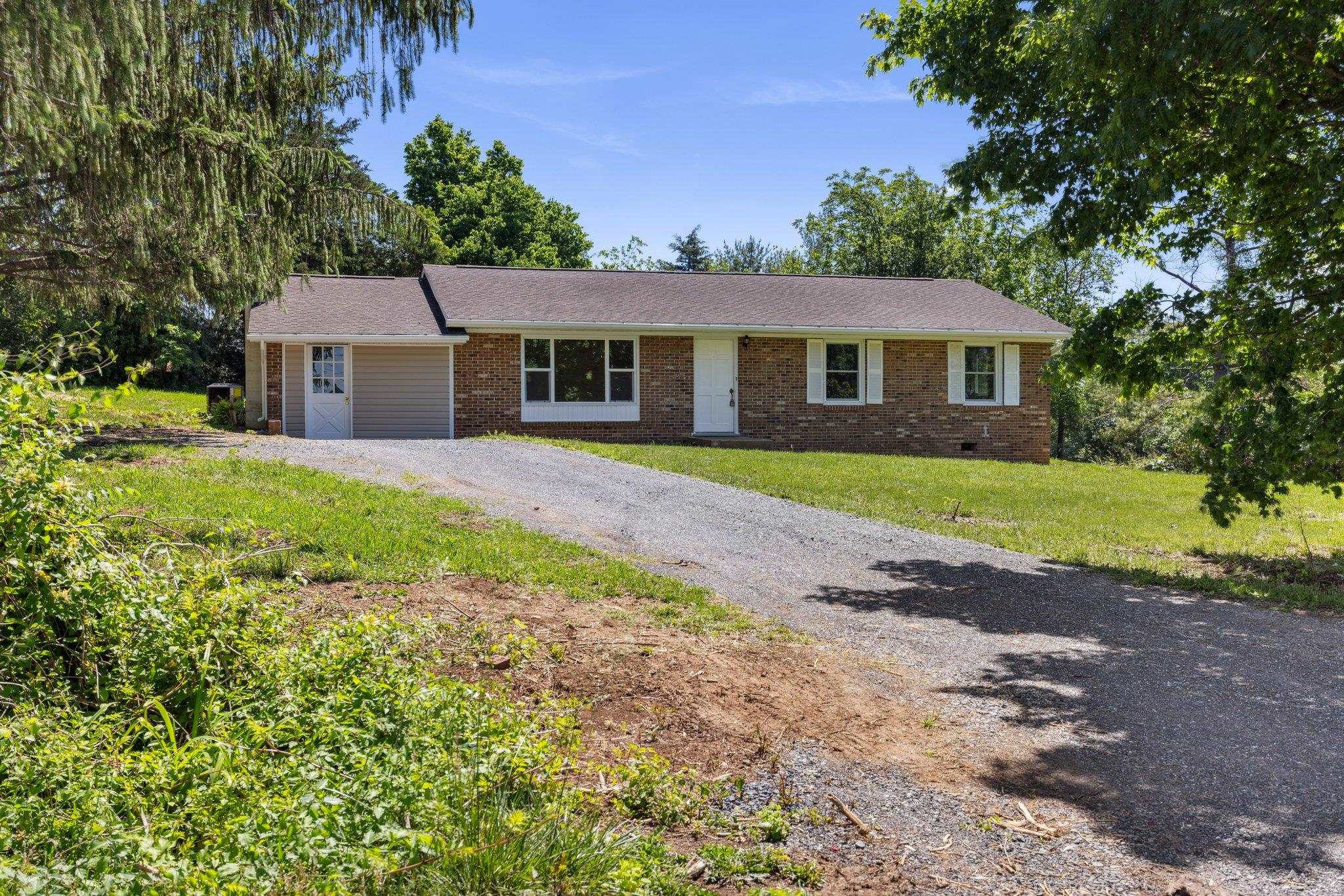 10 IMBODEN RD, MOUNT CRAWFORD, Virginia 22841, 4 Bedrooms Bedrooms, ,2 BathroomsBathrooms,Residential,10 IMBODEN RD,664804 MLS # 664804