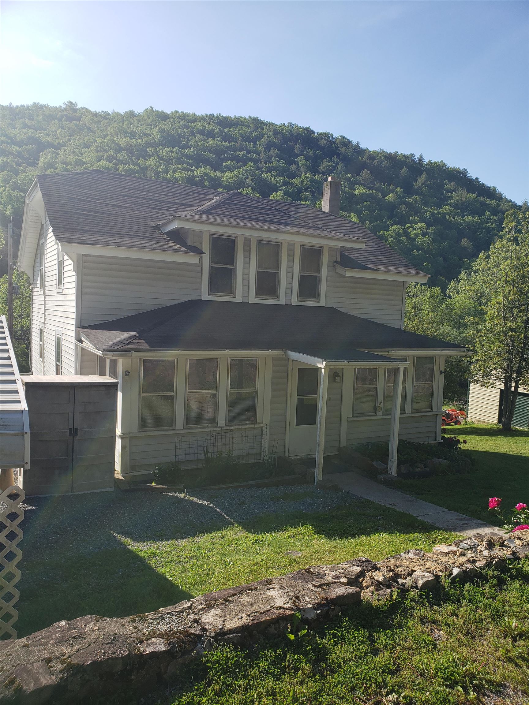 5482 JACKSON RIVER TPKE, HOT SPRINGS, Virginia 24445, 4 Bedrooms Bedrooms, ,2 BathroomsBathrooms,Residential,Gray House,5482 JACKSON RIVER TPKE,664812 MLS # 664812