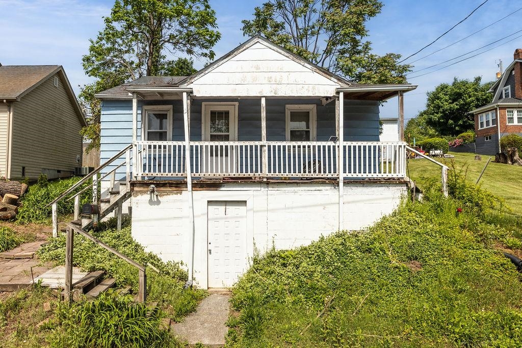 267 SHILOH AVE, WAYNESBORO, Virginia 22980, 2 Bedrooms Bedrooms, ,1 BathroomBathrooms,Residential,267 SHILOH AVE,664816 MLS # 664816