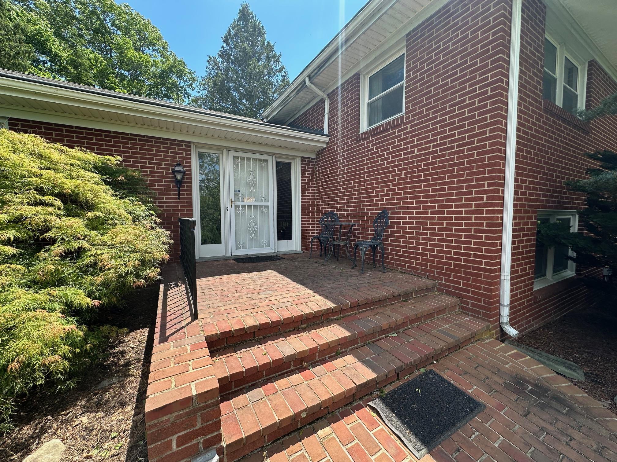 188 MIDDLEBROOK RD, STAUNTON, Virginia 24401, 3 Bedrooms Bedrooms, ,3 BathroomsBathrooms,Residential,Classic Mid-Century 4-level split on 11.3 acres, w,188 MIDDLEBROOK RD,664822 MLS # 664822
