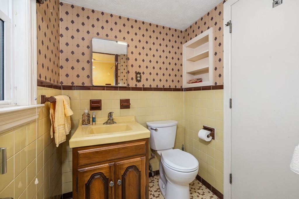 188 MIDDLEBROOK RD, STAUNTON, Virginia 24401, 3 Bedrooms Bedrooms, ,3 BathroomsBathrooms,Residential,Classic Mid-Century 4-level split on 11.3 acres, w,188 MIDDLEBROOK RD,664822 MLS # 664822