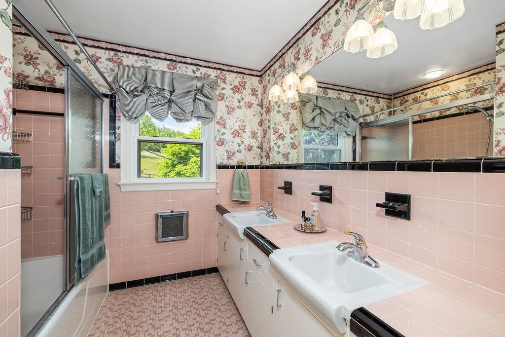 188 MIDDLEBROOK RD, STAUNTON, Virginia 24401, 3 Bedrooms Bedrooms, ,3 BathroomsBathrooms,Residential,Classic Mid-Century 4-level split on 11.3 acres, w,188 MIDDLEBROOK RD,664822 MLS # 664822
