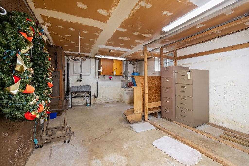 188 MIDDLEBROOK RD, STAUNTON, Virginia 24401, 3 Bedrooms Bedrooms, ,3 BathroomsBathrooms,Residential,Classic Mid-Century 4-level split on 11.3 acres, w,188 MIDDLEBROOK RD,664822 MLS # 664822