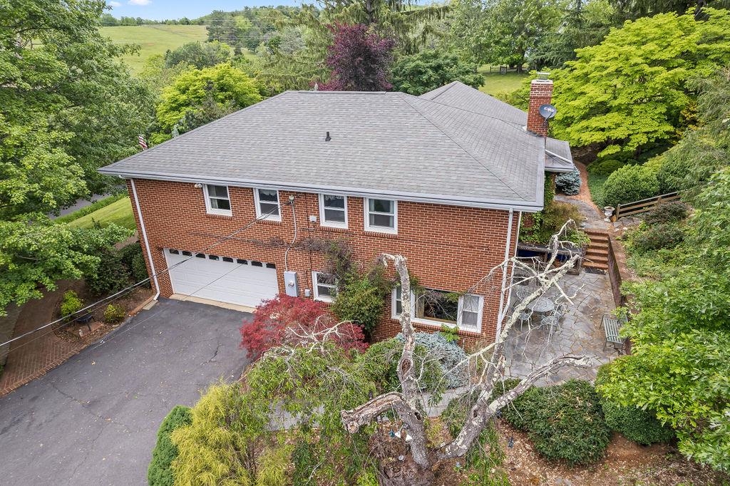 188 MIDDLEBROOK RD, STAUNTON, Virginia 24401, 3 Bedrooms Bedrooms, ,3 BathroomsBathrooms,Residential,Classic Mid-Century 4-level split on 11.3 acres, w,188 MIDDLEBROOK RD,664822 MLS # 664822