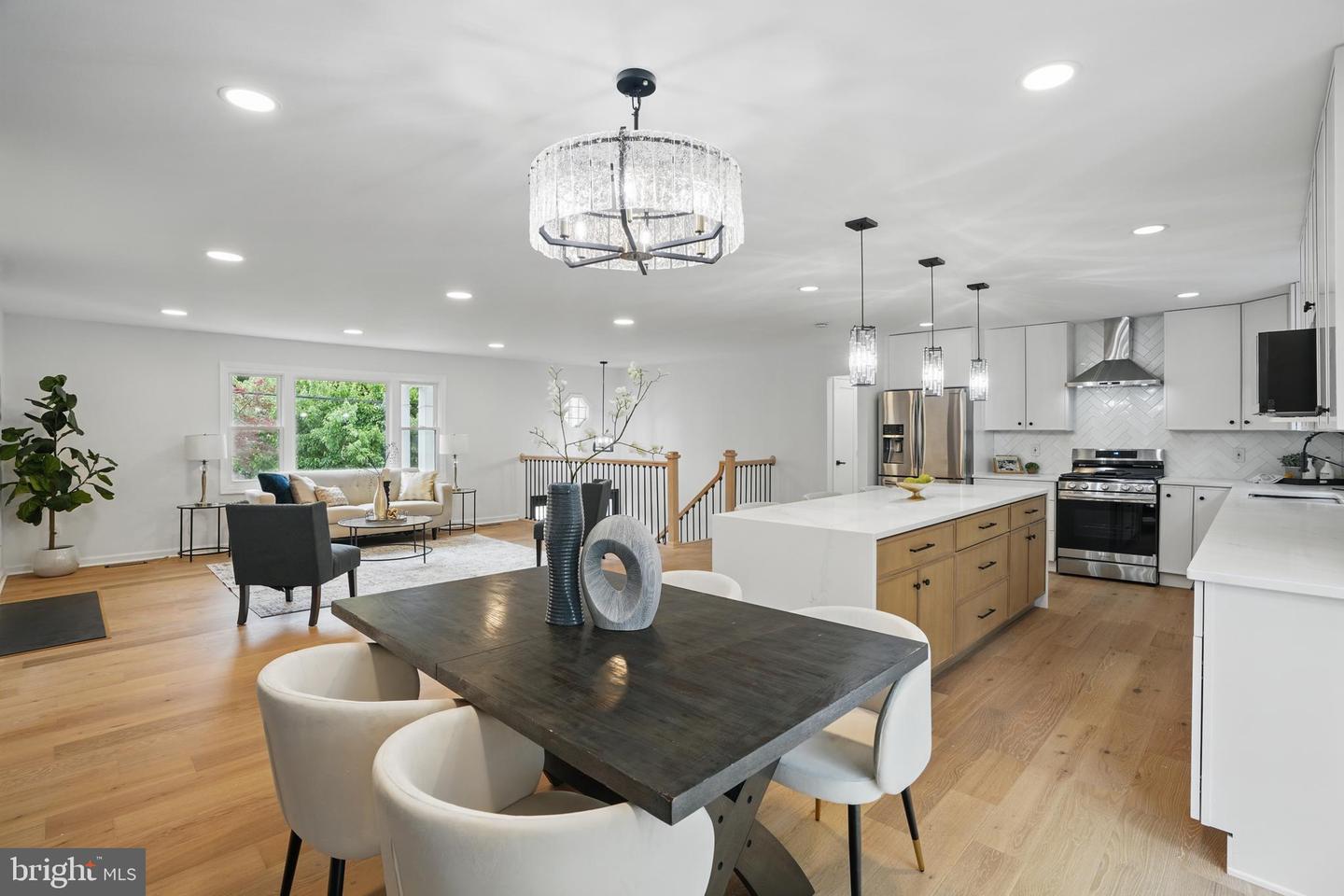 7425 SHREVE RD, FALLS CHURCH, Virginia 22043, 5 Bedrooms Bedrooms, ,3 BathroomsBathrooms,Residential,For sale,7425 SHREVE RD,VAFX2233280 MLS # VAFX2233280