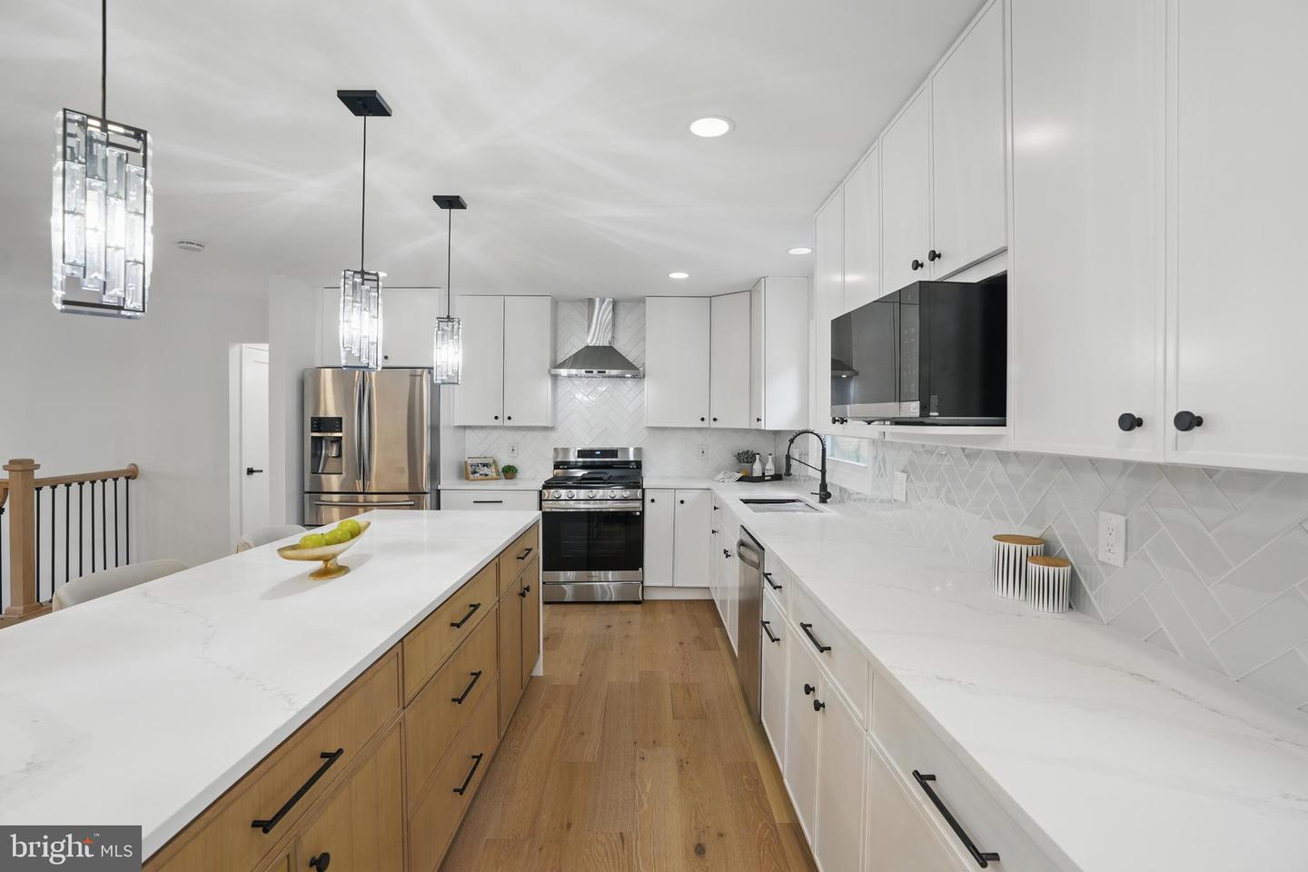 7425 SHREVE RD, FALLS CHURCH, Virginia 22043, 5 Bedrooms Bedrooms, ,3 BathroomsBathrooms,Residential,For sale,7425 SHREVE RD,VAFX2233280 MLS # VAFX2233280