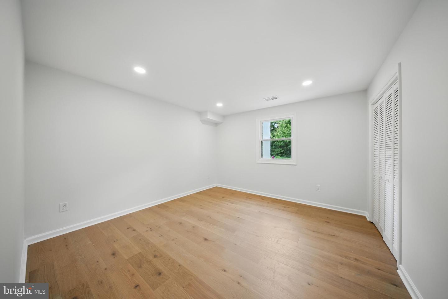 7425 SHREVE RD, FALLS CHURCH, Virginia 22043, 5 Bedrooms Bedrooms, ,3 BathroomsBathrooms,Residential,For sale,7425 SHREVE RD,VAFX2233280 MLS # VAFX2233280