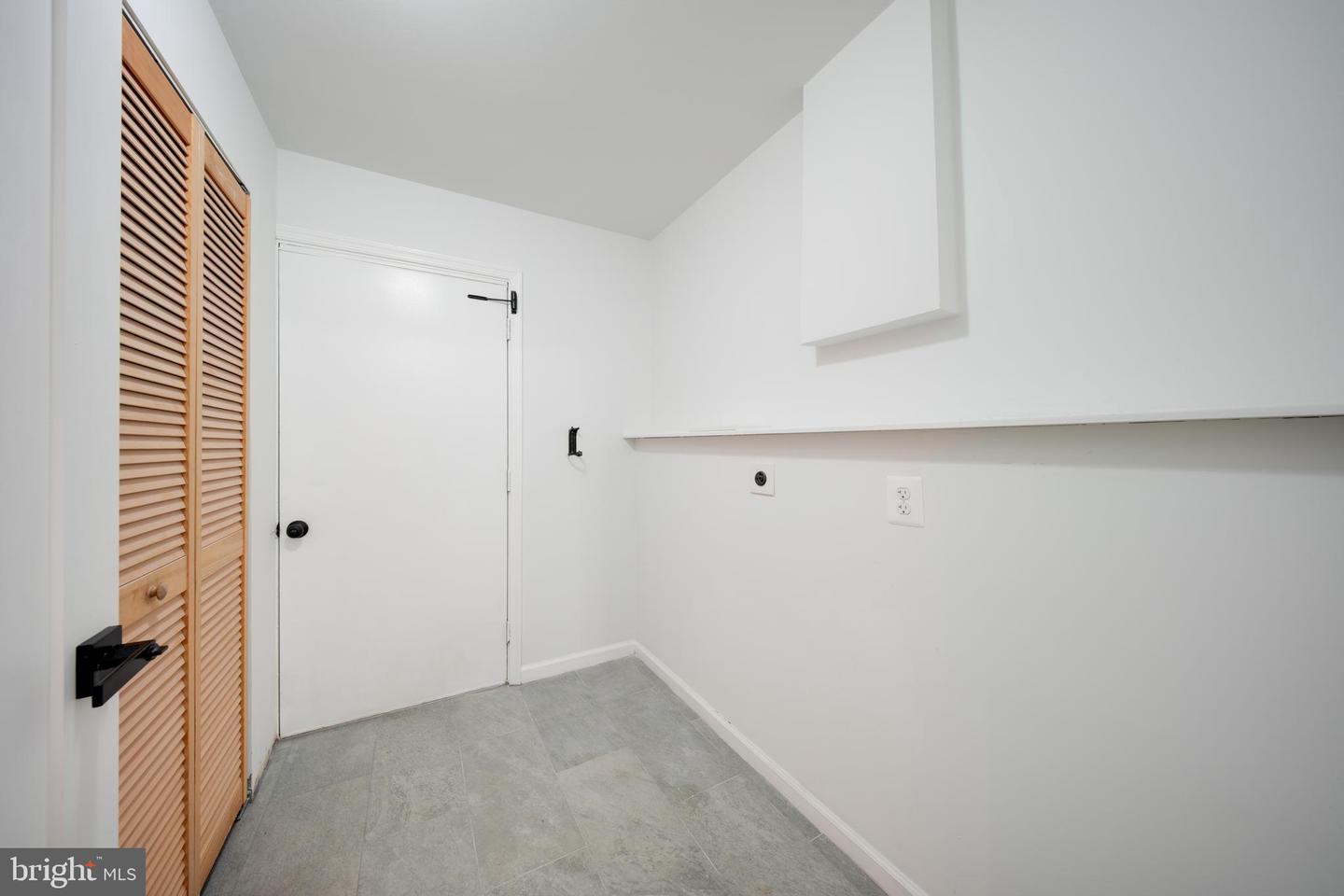 7425 SHREVE RD, FALLS CHURCH, Virginia 22043, 5 Bedrooms Bedrooms, ,3 BathroomsBathrooms,Residential,For sale,7425 SHREVE RD,VAFX2233280 MLS # VAFX2233280