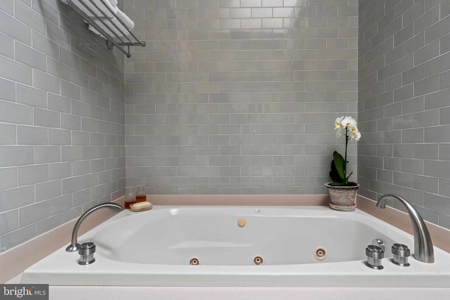 1910 BILTMORE ST NW #2, WASHINGTON, District Of Columbia 20009, 2 Bedrooms Bedrooms, ,2 BathroomsBathrooms,Residential,For sale,1910 BILTMORE ST NW #2,DCDC2195086 MLS # DCDC2195086