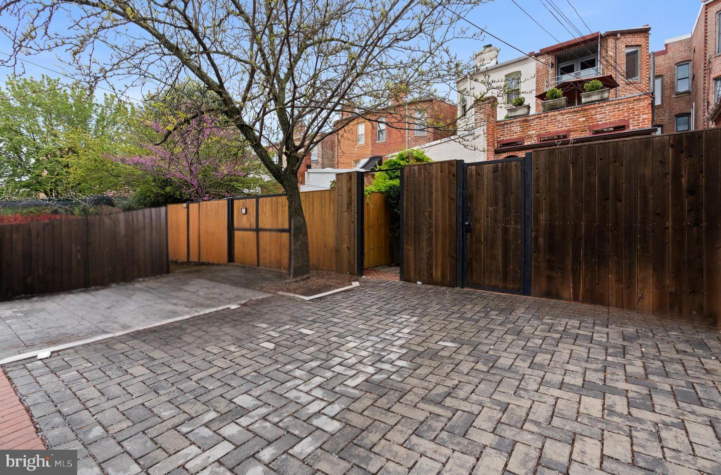 1910 BILTMORE ST NW #2, WASHINGTON, District Of Columbia 20009, 2 Bedrooms Bedrooms, ,2 BathroomsBathrooms,Residential,For sale,1910 BILTMORE ST NW #2,DCDC2195086 MLS # DCDC2195086