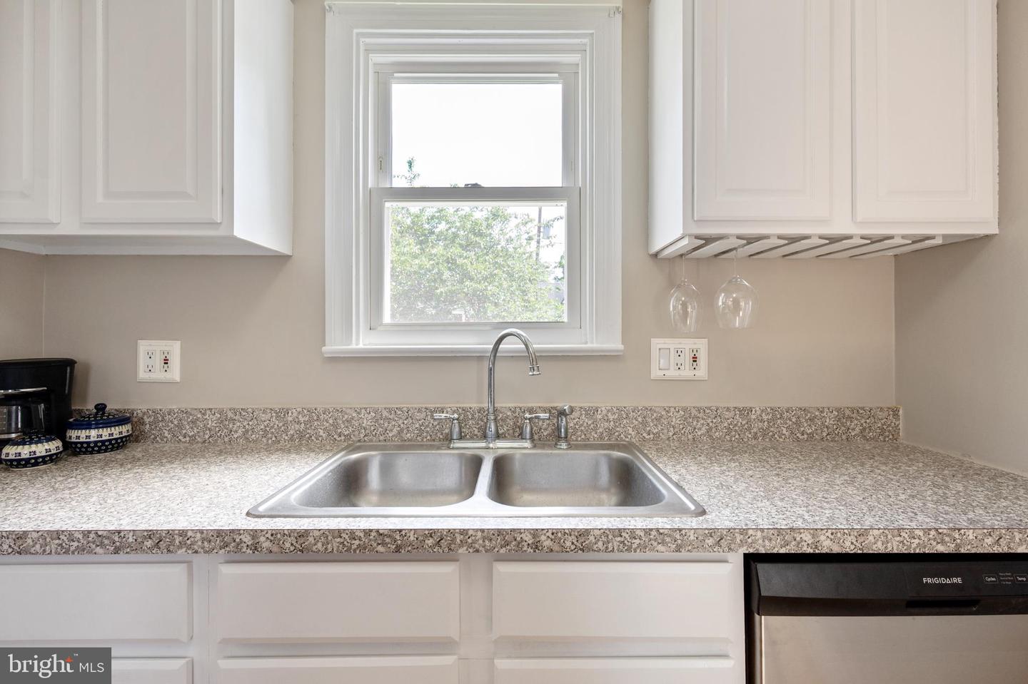 3809 13TH ST S, ARLINGTON, Virginia 22204, 3 Bedrooms Bedrooms, ,1 BathroomBathrooms,Residential,For sale,3809 13TH ST S,VAAR2056050 MLS # VAAR2056050