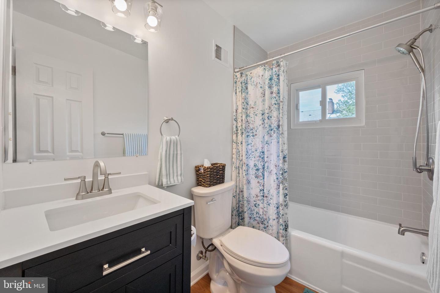3809 13TH ST S, ARLINGTON, Virginia 22204, 3 Bedrooms Bedrooms, ,1 BathroomBathrooms,Residential,For sale,3809 13TH ST S,VAAR2056050 MLS # VAAR2056050