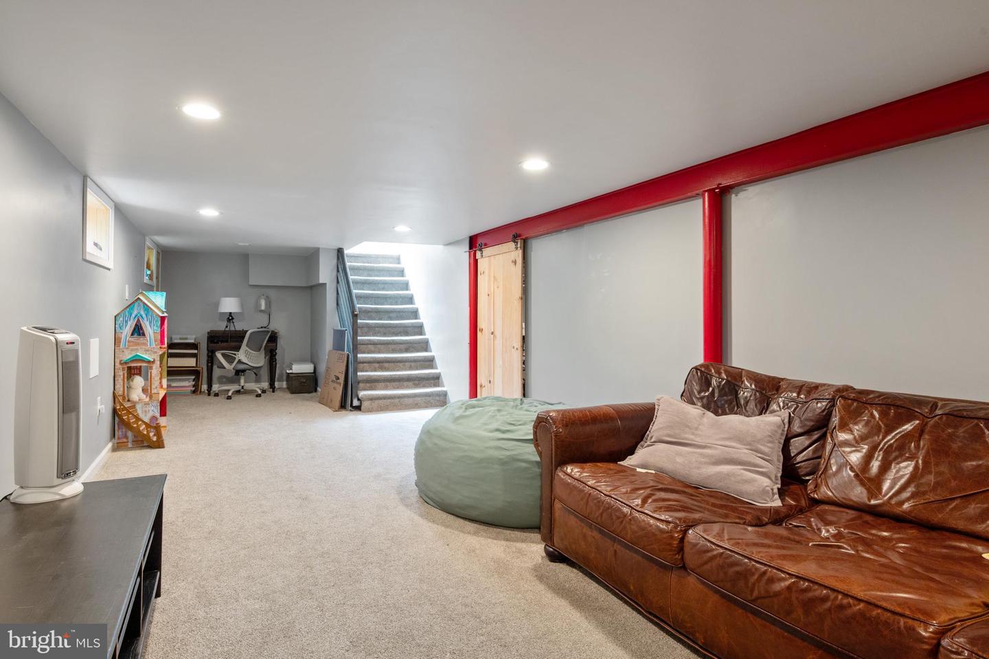 3809 13TH ST S, ARLINGTON, Virginia 22204, 3 Bedrooms Bedrooms, ,1 BathroomBathrooms,Residential,For sale,3809 13TH ST S,VAAR2056050 MLS # VAAR2056050