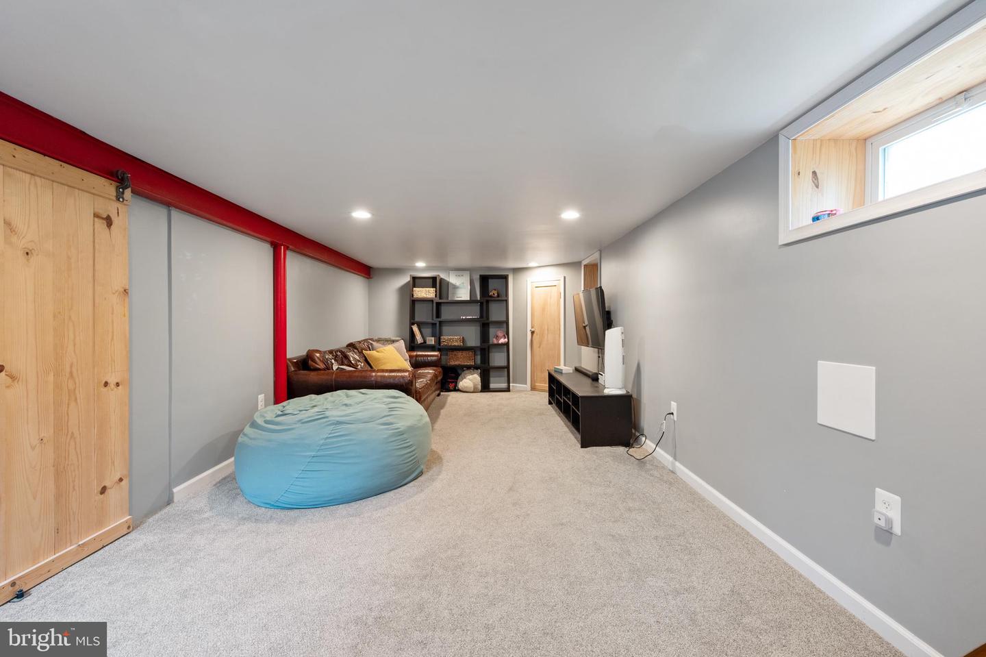 3809 13TH ST S, ARLINGTON, Virginia 22204, 3 Bedrooms Bedrooms, ,1 BathroomBathrooms,Residential,For sale,3809 13TH ST S,VAAR2056050 MLS # VAAR2056050