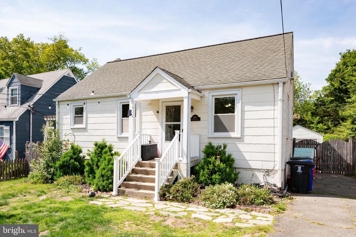 3809 13TH ST S, ARLINGTON, Virginia 22204, 3 Bedrooms Bedrooms, ,1 BathroomBathrooms,Residential,For sale,3809 13TH ST S,VAAR2056050 MLS # VAAR2056050