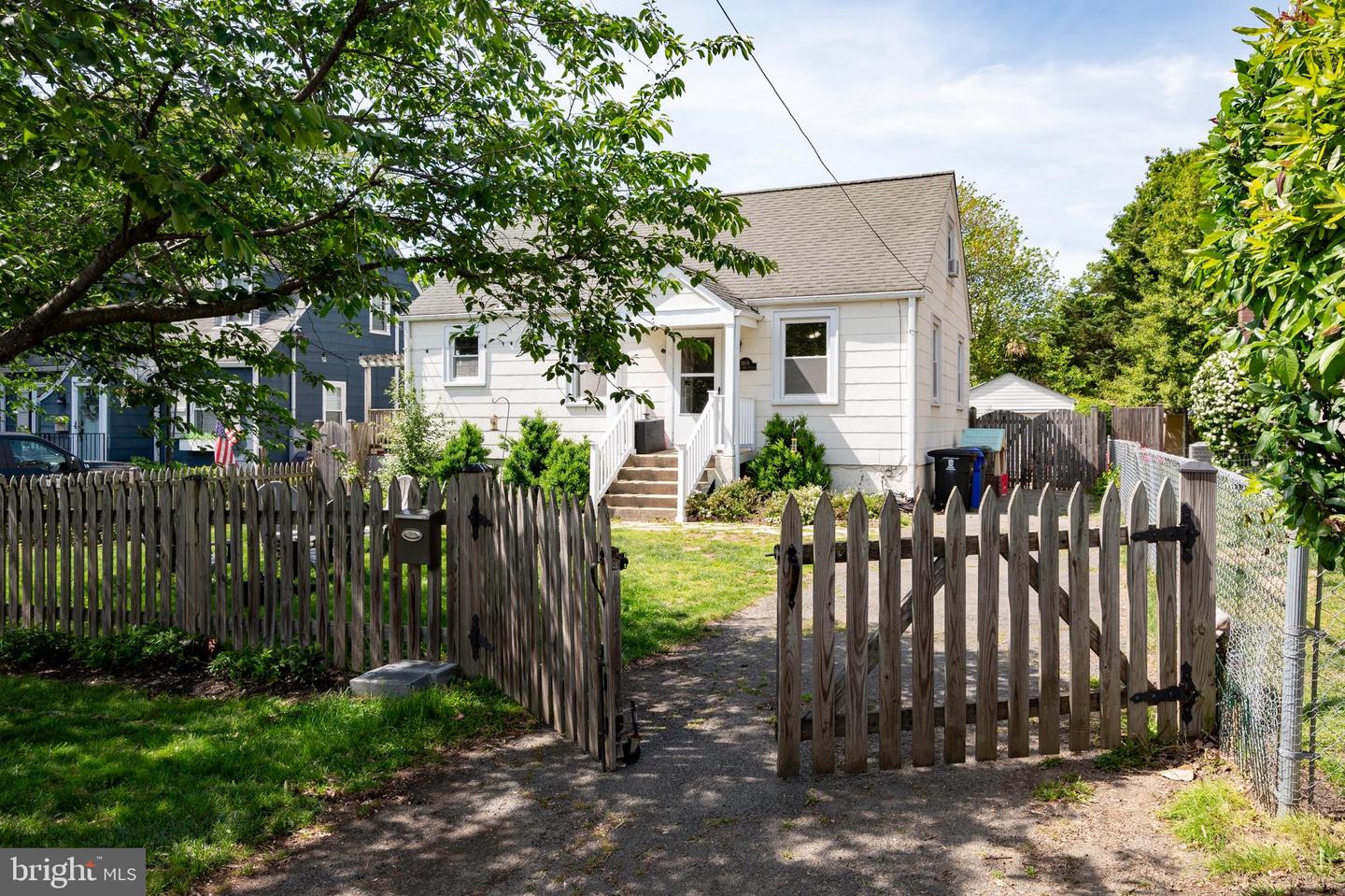 3809 13TH ST S, ARLINGTON, Virginia 22204, 3 Bedrooms Bedrooms, ,1 BathroomBathrooms,Residential,For sale,3809 13TH ST S,VAAR2056050 MLS # VAAR2056050