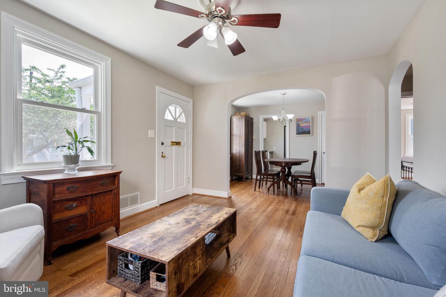 3809 13TH ST S, ARLINGTON, Virginia 22204, 3 Bedrooms Bedrooms, ,1 BathroomBathrooms,Residential,For sale,3809 13TH ST S,VAAR2056050 MLS # VAAR2056050