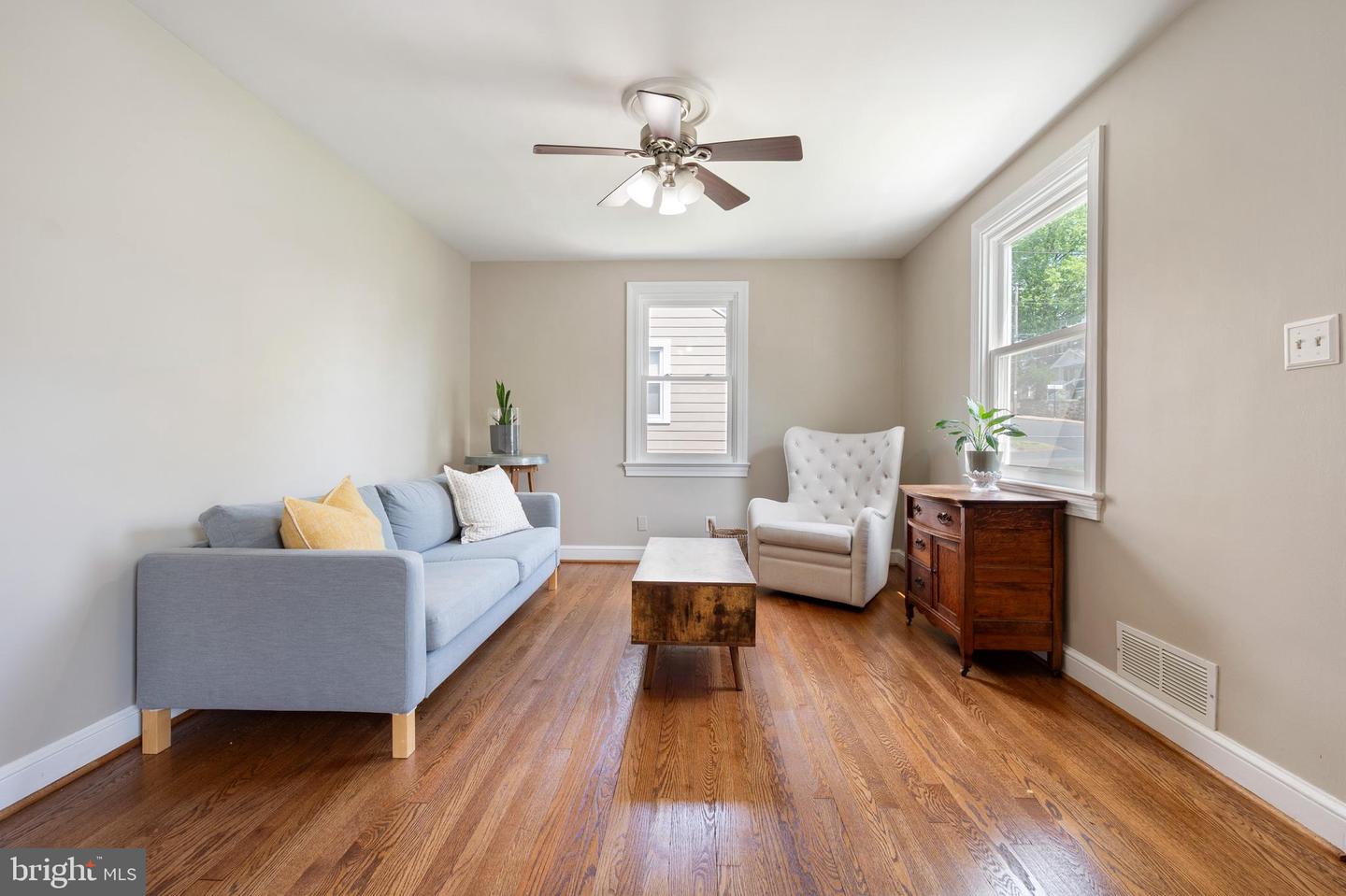 3809 13TH ST S, ARLINGTON, Virginia 22204, 3 Bedrooms Bedrooms, ,1 BathroomBathrooms,Residential,For sale,3809 13TH ST S,VAAR2056050 MLS # VAAR2056050