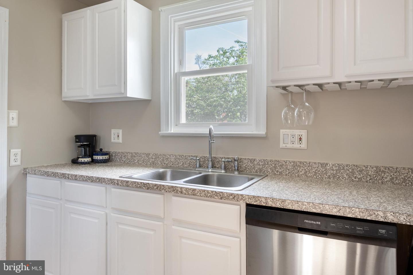 3809 13TH ST S, ARLINGTON, Virginia 22204, 3 Bedrooms Bedrooms, ,1 BathroomBathrooms,Residential,For sale,3809 13TH ST S,VAAR2056050 MLS # VAAR2056050