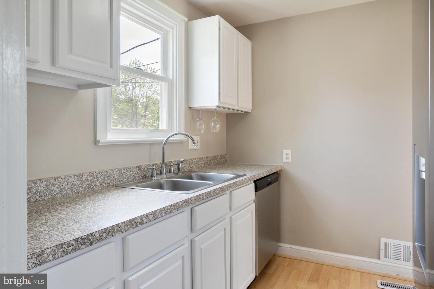 3809 13TH ST S, ARLINGTON, Virginia 22204, 3 Bedrooms Bedrooms, ,1 BathroomBathrooms,Residential,For sale,3809 13TH ST S,VAAR2056050 MLS # VAAR2056050