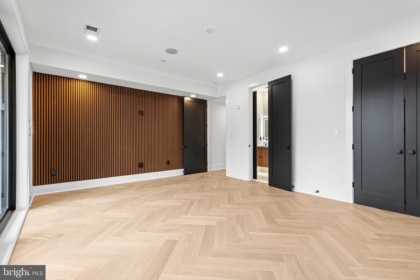 733 EUCLID ST NW #302, WASHINGTON, District Of Columbia 20001, 4 Bedrooms Bedrooms, ,4 BathroomsBathrooms,Residential,For sale,733 EUCLID ST NW #302,DCDC2195624 MLS # DCDC2195624