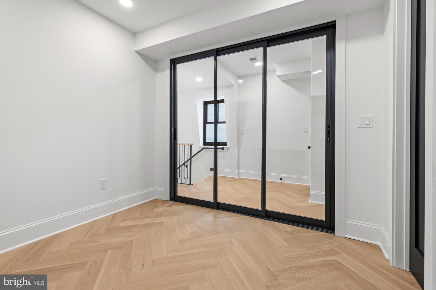 733 EUCLID ST NW #302, WASHINGTON, District Of Columbia 20001, 4 Bedrooms Bedrooms, ,4 BathroomsBathrooms,Residential,For sale,733 EUCLID ST NW #302,DCDC2195624 MLS # DCDC2195624