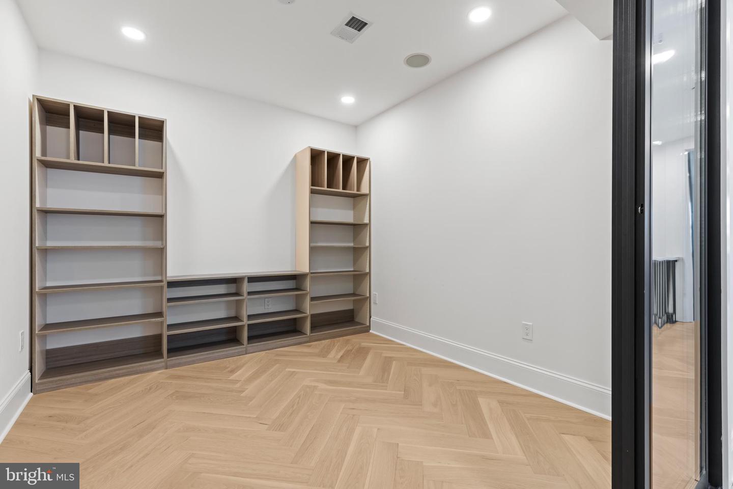 733 EUCLID ST NW #302, WASHINGTON, District Of Columbia 20001, 4 Bedrooms Bedrooms, ,4 BathroomsBathrooms,Residential,For sale,733 EUCLID ST NW #302,DCDC2195624 MLS # DCDC2195624