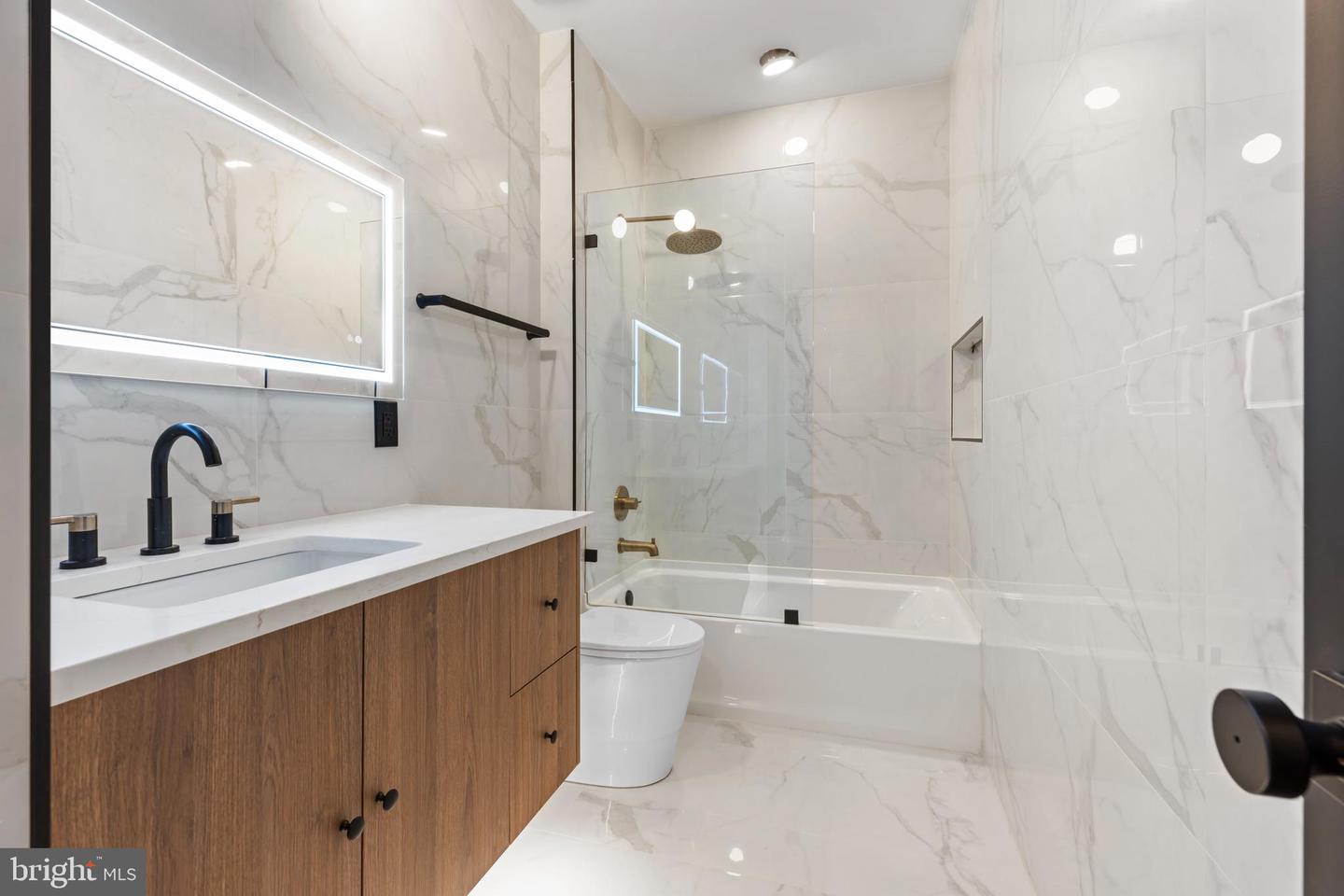 733 EUCLID ST NW #302, WASHINGTON, District Of Columbia 20001, 4 Bedrooms Bedrooms, ,4 BathroomsBathrooms,Residential,For sale,733 EUCLID ST NW #302,DCDC2195624 MLS # DCDC2195624