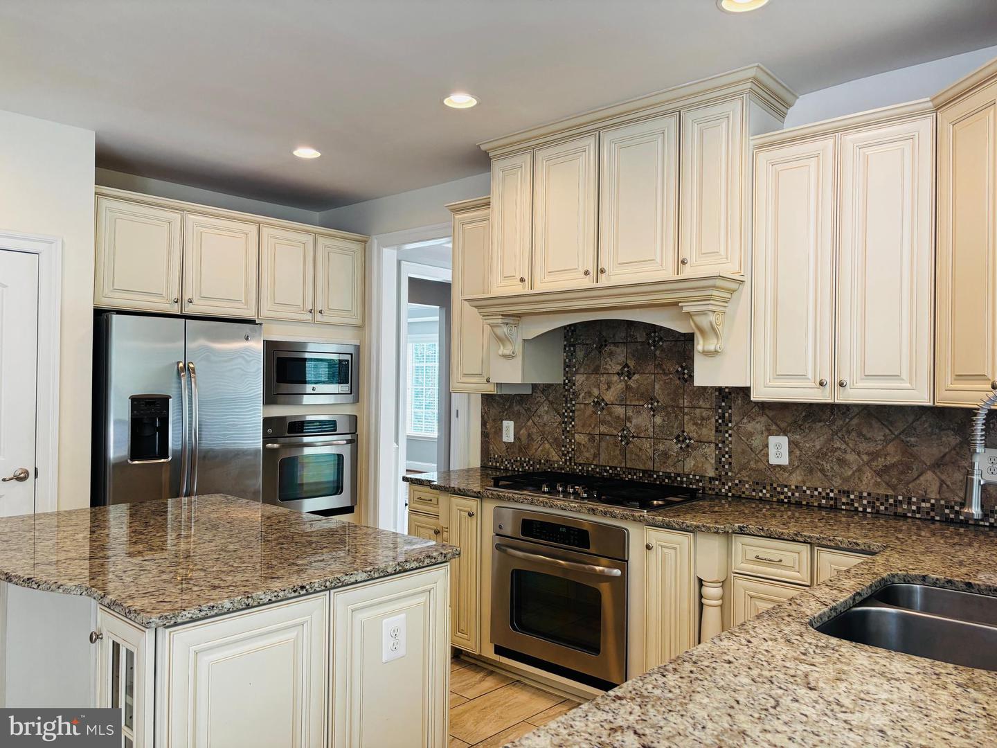 8457 AMANDA PLACE, VIENNA, Virginia 22180, 5 Bedrooms Bedrooms, ,4 BathroomsBathrooms,Residential,For sale,8457 AMANDA PLACE,VAFX2234582 MLS # VAFX2234582