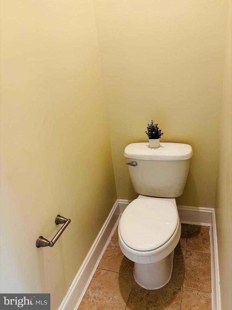8457 AMANDA PLACE, VIENNA, Virginia 22180, 5 Bedrooms Bedrooms, ,4 BathroomsBathrooms,Residential,For sale,8457 AMANDA PLACE,VAFX2234582 MLS # VAFX2234582