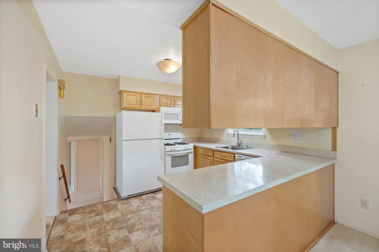 5304 MOULTRIE RD, SPRINGFIELD, Virginia 22151, 4 Bedrooms Bedrooms, ,2 BathroomsBathrooms,Residential,For sale,5304 MOULTRIE RD,VAFX2234618 MLS # VAFX2234618