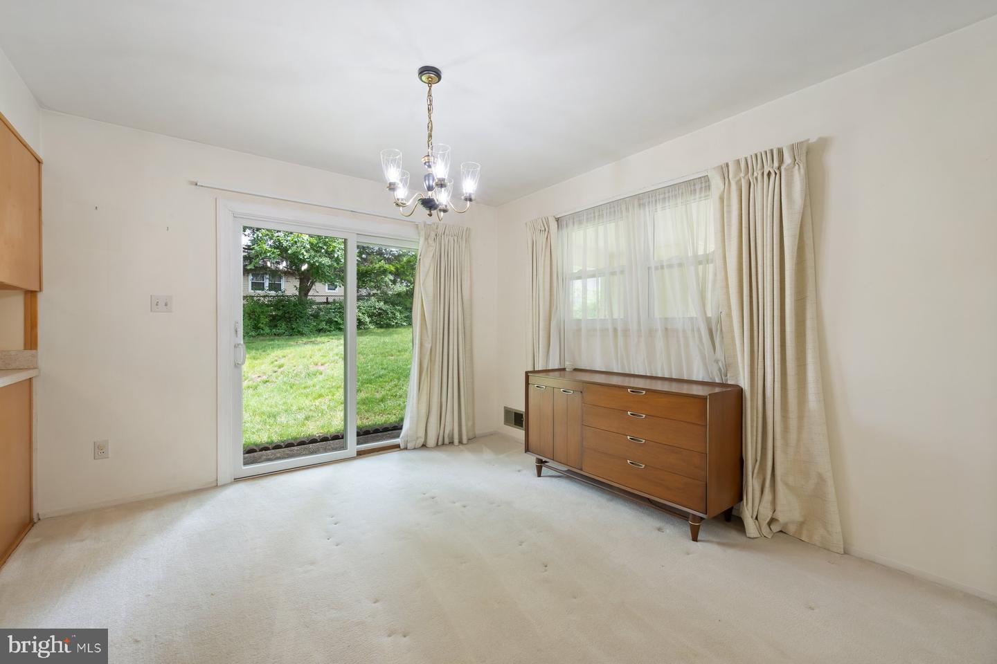 5304 MOULTRIE RD, SPRINGFIELD, Virginia 22151, 4 Bedrooms Bedrooms, ,2 BathroomsBathrooms,Residential,For sale,5304 MOULTRIE RD,VAFX2234618 MLS # VAFX2234618