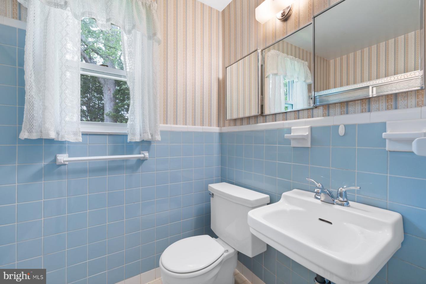 5304 MOULTRIE RD, SPRINGFIELD, Virginia 22151, 4 Bedrooms Bedrooms, ,2 BathroomsBathrooms,Residential,For sale,5304 MOULTRIE RD,VAFX2234618 MLS # VAFX2234618
